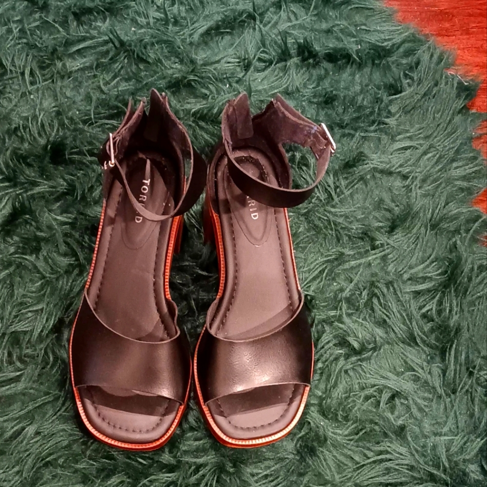 Summer wedges